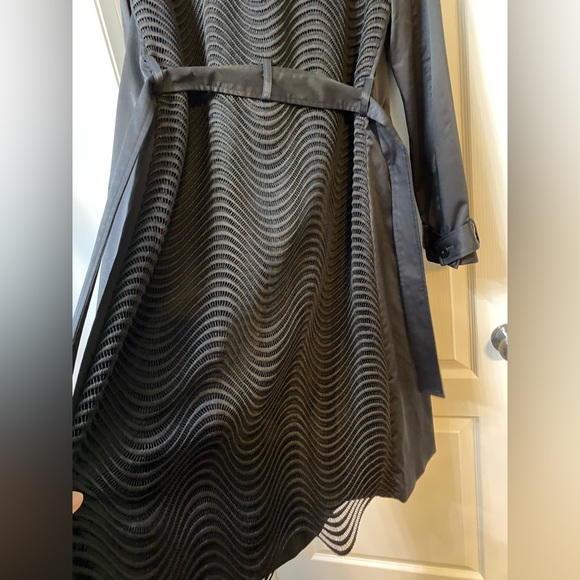 Zac Posen black trench coat, stunning detail on shoulders and the back, size L - Picture 11 of 12